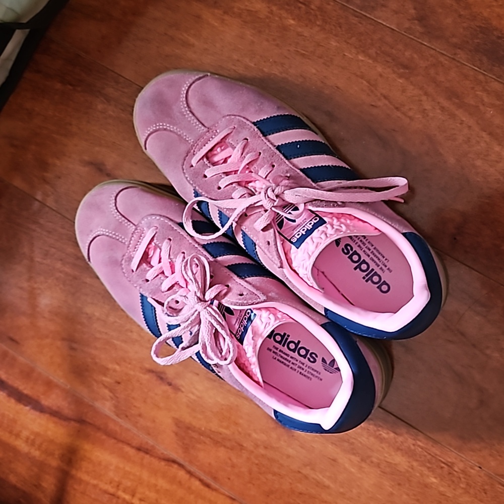 ADIDAS GAZELLE pink and blue woman size 8 us